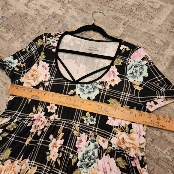 TORRID SUPER SOFT SCOOP NECK STRAPPY BABYDOLL TEE - Picture 14 of 16